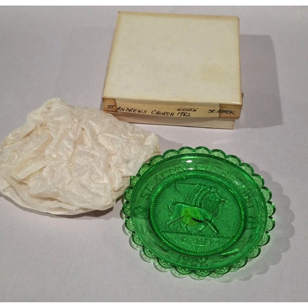 VTG Pairpoint Glass St. Andrews Church Cup Plate 1979 St Mark Winged Lion Box